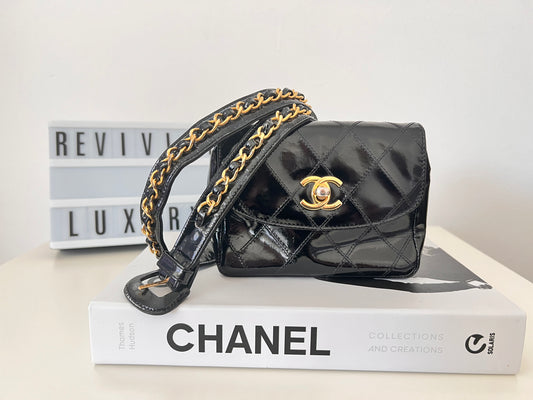Chanel waist bag vernice