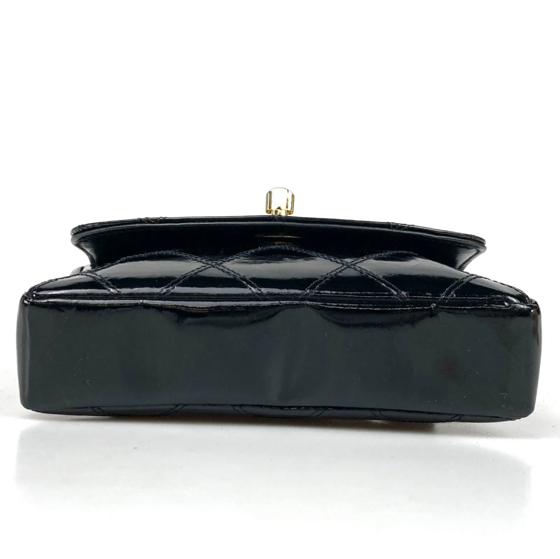 Chanel waist bag vernice