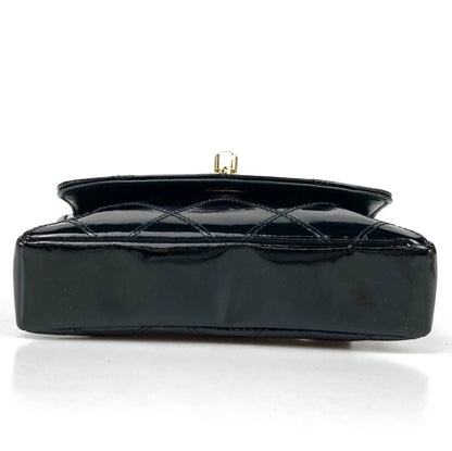 Chanel waist bag vernice
